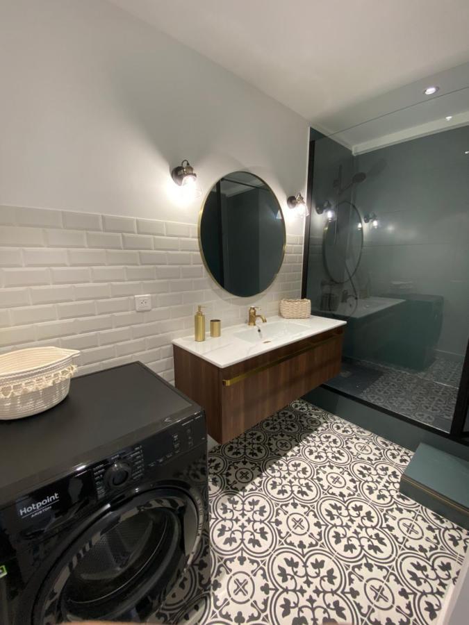 Ajaccio magnifique T2 37m2 centre ville vue mer au bord de la plage Neuf 4 couchages balcon parking privé fermé Clim wifi Extérieur photo