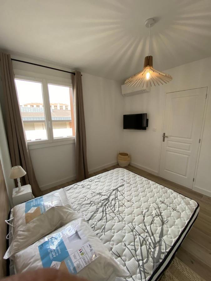 Ajaccio magnifique T2 37m2 centre ville vue mer au bord de la plage Neuf 4 couchages balcon parking privé fermé Clim wifi Extérieur photo