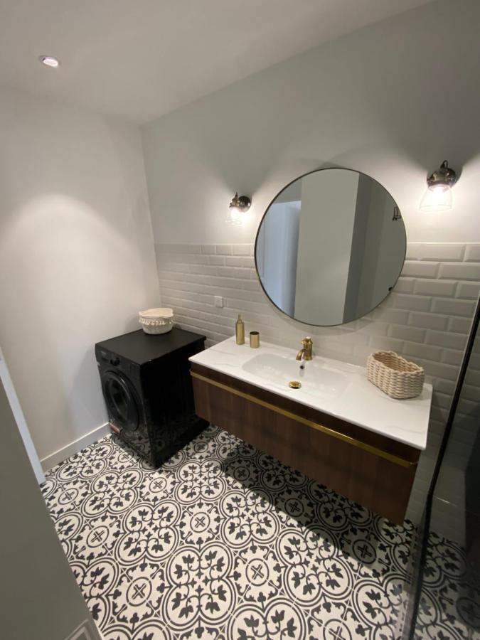 Ajaccio magnifique T2 37m2 centre ville vue mer au bord de la plage Neuf 4 couchages balcon parking privé fermé Clim wifi Extérieur photo