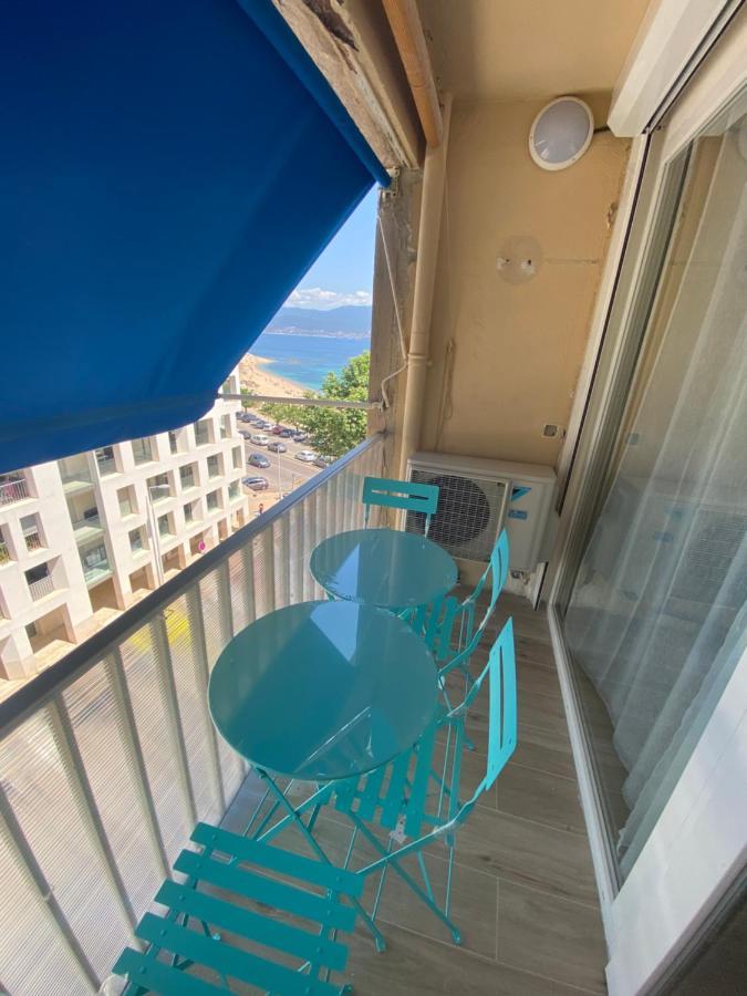 Ajaccio magnifique T2 37m2 centre ville vue mer au bord de la plage Neuf 4 couchages balcon parking privé fermé Clim wifi Extérieur photo