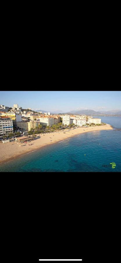 Ajaccio magnifique T2 37m2 centre ville vue mer au bord de la plage Neuf 4 couchages balcon parking privé fermé Clim wifi Extérieur photo